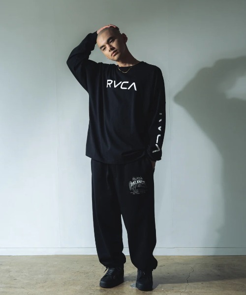 RVCA（ルーカ）の「RVCA メンズ BIG RVCA LT ロンＴ 【2024年秋冬モデル】/ルーカ長袖バックプリントビッグシルエットロゴロンT（Tシャツ/カットソー・メンズ・ホワイト/ブルー系その他/グリーン系その他/ブラック・SMALL/MEDIUM/LARGE/X-LARGE）」の13枚目の写真