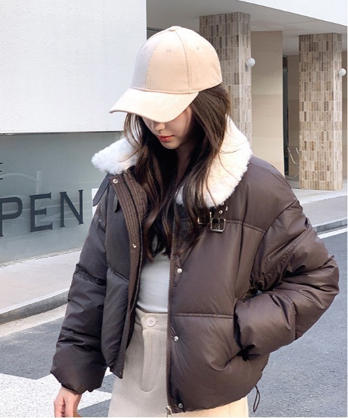 gossip!ロサンゼルス(ゴシップロサンゼルス)の「Y2K フロントベルト中綿ショートブルゾン(ブルゾン・レディース・ブラック/ブラウン・M/S)」の2枚目の写真