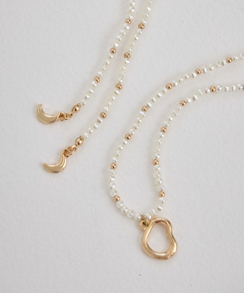 ANU（アヌ）の「many ways moon pearl necklace - メニーウェイズムーンパールネックレス（ネックレス・レディース・ホワイト・FREE）」の8枚目の写真