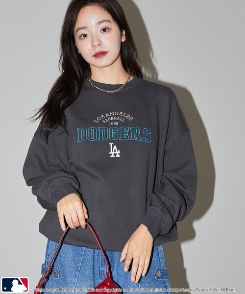 PUBLUX(パブリュクス)の「PUBLUX/パブリュクス MLB 刺繍 ロゴスウェット 限定展開(スウェット・レディース・グレー/チャコールグレー/ネイビー・フリ-)」の20枚目の写真