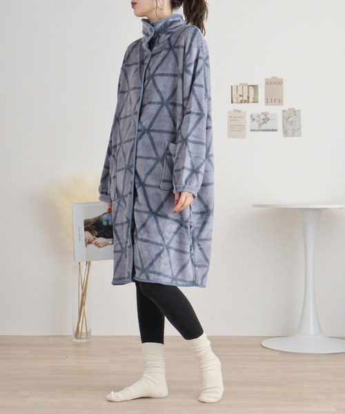 FUNALIVE（ファンアライブ）の「ブランケットローブミディ丈（ガウン/バスローブ・レディース・アイボリー系/ネイビー系/イエロー/パープル/ベージュ系/ピンク系・FREE）」の3枚目の写真