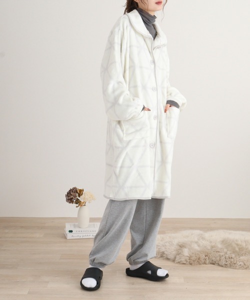 FUNALIVE（ファンアライブ）の「ブランケットローブミディ丈（ガウン/バスローブ・レディース・アイボリー系/ネイビー系/イエロー/パープル/ベージュ系/ピンク系・FREE）」の7枚目の写真