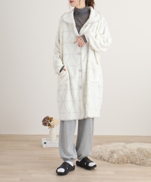 FUNALIVE（ファンアライブ）の「ブランケットローブミディ丈（ガウン/バスローブ・レディース・アイボリー系/ネイビー系/イエロー/パープル/ベージュ系/ピンク系・FREE）」の9枚目の写真