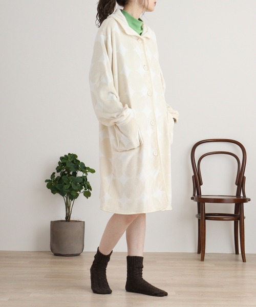 FUNALIVE（ファンアライブ）の「ブランケットローブミディ丈（ガウン/バスローブ・レディース・アイボリー系/ネイビー系/イエロー/パープル/ベージュ系/ピンク系・FREE）」の12枚目の写真