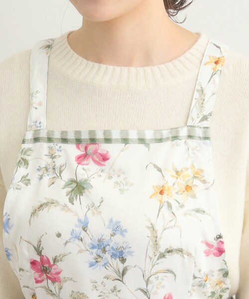 LAURA ASHLEY（ローラアシュレイ）の「ポピー メドウ柄 エプロン（エプロン・レディース・アイボリー系/ライトグレー系・00）」の14枚目の写真