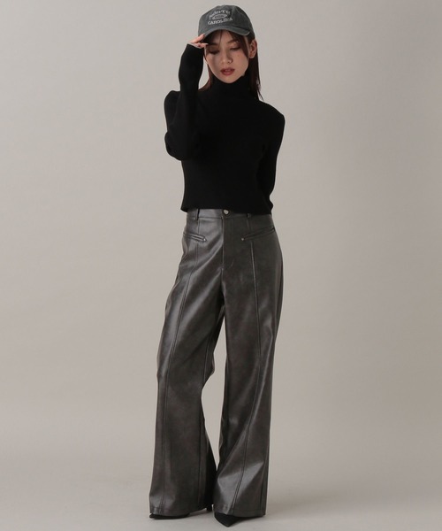 FOREVER 21（フォーエバー トゥエンティーワン）の「【2024FW】レザーフレアパンツ（その他パンツ・レディース・ブラック/ブラウン・SMALL/MEDIUM）」の20枚目の写真