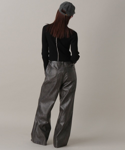 FOREVER 21（フォーエバー トゥエンティーワン）の「【2024FW】レザーフレアパンツ（その他パンツ・レディース・ブラック/ブラウン・SMALL/MEDIUM）」の22枚目の写真
