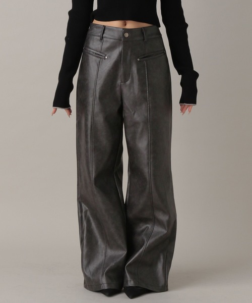 FOREVER 21（フォーエバー トゥエンティーワン）の「【2024FW】レザーフレアパンツ（その他パンツ・レディース・ブラック/ブラウン・SMALL/MEDIUM）」の4枚目の写真