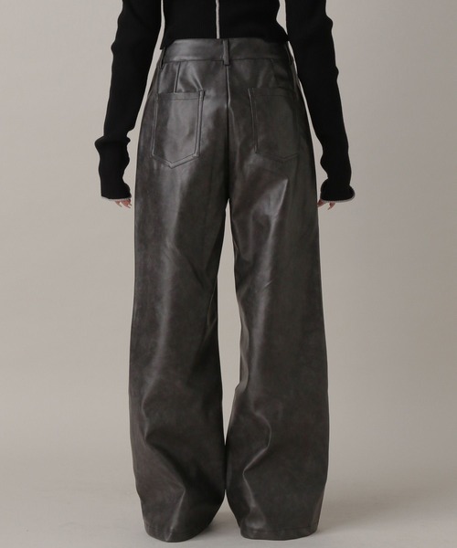 FOREVER 21（フォーエバー トゥエンティーワン）の「【2024FW】レザーフレアパンツ（その他パンツ・レディース・ブラック/ブラウン・SMALL/MEDIUM）」の6枚目の写真