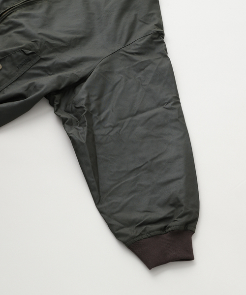 Barbour(バブアー)の「Barbour × BARACUTA wax jacket(ブルゾン・メンズ・ダークグリーン/ブラック・SMALL/MEDIUM)」の5枚目の写真