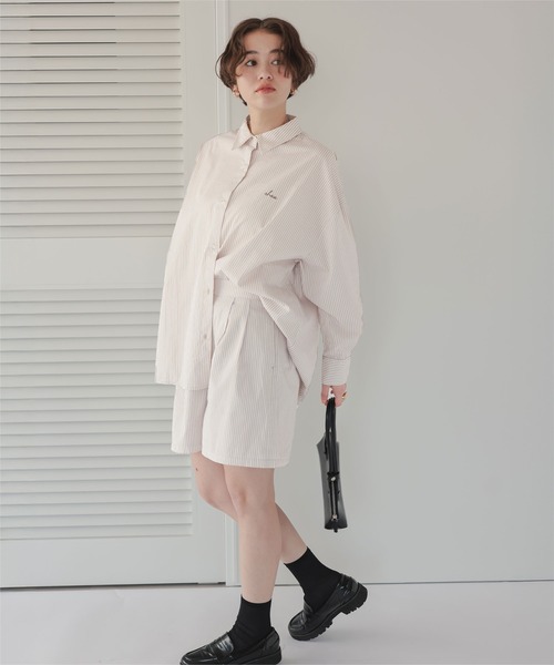 titivate（ティティベイト）の「デザイン刺繍入りストライプオーバーシャツ（シャツ/ブラウス・レディース・ネイビー/ベージュ/ブルー・L/M/S）」の7枚目の写真
