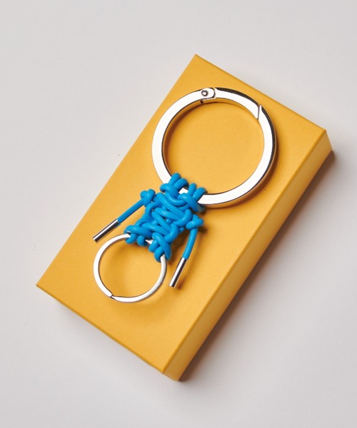 ITTI(イッチ)の「【ITTI/イッチ】cristy knotman ring(キーケース/キーアクセサリー・メンズ・ブラック/アイボリー/バーガンディー/グレー系その他/ブルー系その他・FREE)」の4枚目の写真