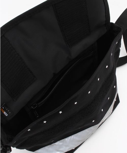 Manhattan Portage（マンハッタンポーテージ）の「【VERY11月号掲載】XGS × Manhattan Portage MESSENGER BAG STARS（ショルダーバッグ・キッズ・ブラック・ONE SIZE）」の7枚目の写真