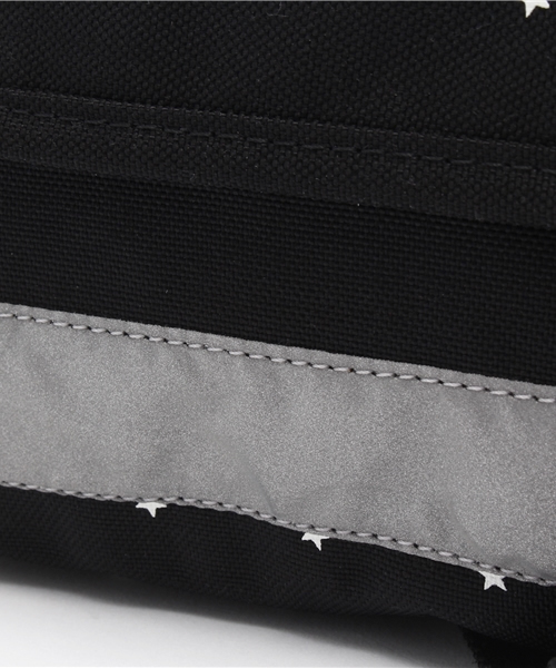 Manhattan Portage（マンハッタンポーテージ）の「【VERY11月号掲載】XGS × Manhattan Portage MESSENGER BAG STARS（ショルダーバッグ・キッズ・ブラック・ONE SIZE）」の8枚目の写真