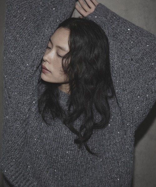 hellam（へラム）の「スパンコールニットプルオーバー（Tシャツ/カットソー・レディース・杢グレー/アイボリー/ブラック/レッド・FREE）」の3枚目の写真