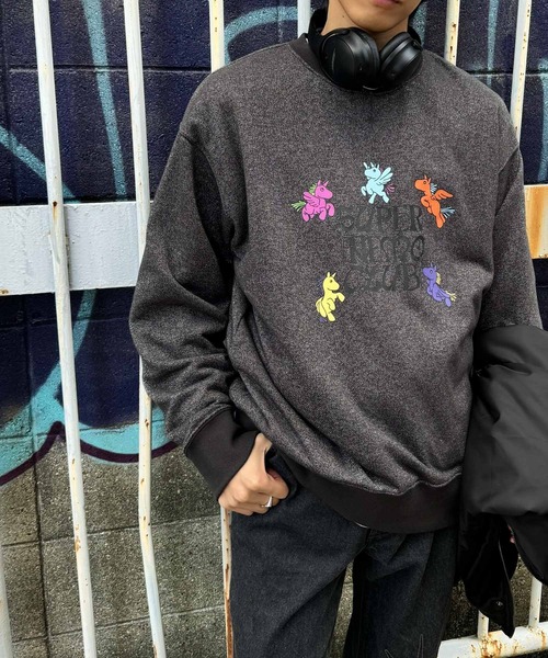 SENSE OF PLACE by URBAN RESEARCH（センスオブプレイスバイアーバンリサーチ）の「『別注』SHUHEI KOKI×SENSE OF PLACE　ラメスウェット（スウェット・メンズ・チャコールグレー/グレー・MEDIUM/LARGE）」の5枚目の写真