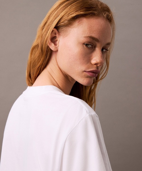 Calvin Klein(カルバン・クライン)の「CK ロゴ ボクシーTシャツ(Tシャツ/カットソー・レディース・ホワイト/スカイブルー/ブラック/アイボリー/ブラック系その他/ホワイト系その他・XS/L/S/M)」の14枚目の写真