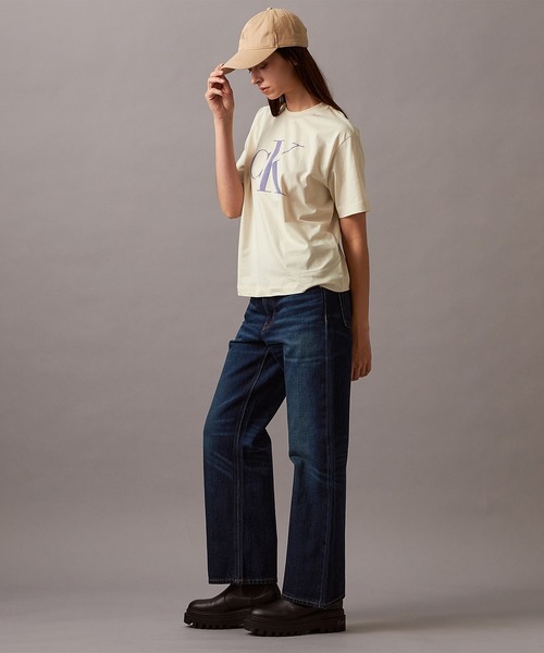Calvin Klein(カルバン・クライン)の「CK ロゴ ボクシーTシャツ(Tシャツ/カットソー・レディース・ホワイト/スカイブルー/ブラック/アイボリー/ブラック系その他/ホワイト系その他・XS/L/S/M)」の19枚目の写真