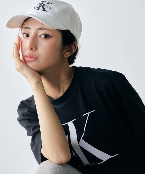 Calvin Klein(カルバン・クライン)の「CK ロゴ ボクシーTシャツ(Tシャツ/カットソー・レディース・ホワイト/スカイブルー/ブラック/アイボリー/ブラック系その他/ホワイト系その他・XS/L/S/M)」の22枚目の写真