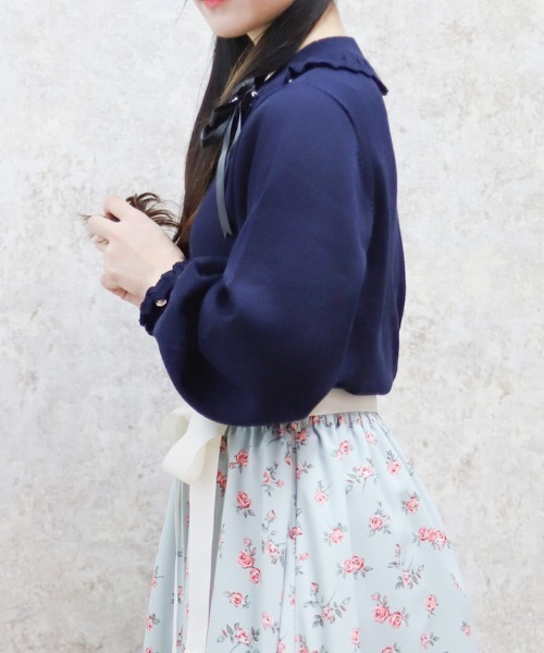 axes femme（アクシーズファム）の「ブローチ付透かしフリルニット（ニット/セーター・レディース・キナリ/グレイッシュベージュ/ネイビー・FREE）」の7枚目の写真