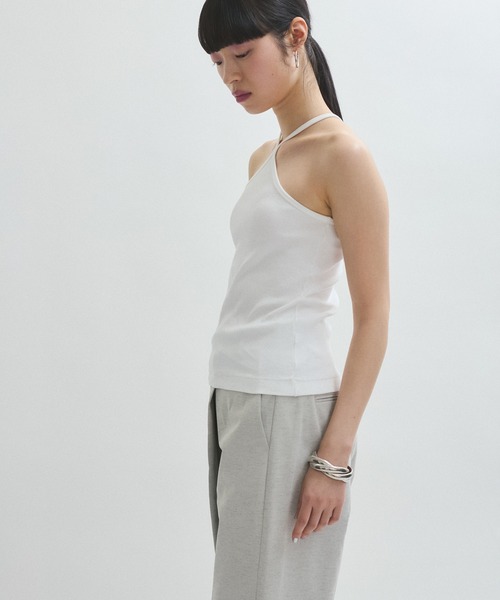 ADAM ET ROPE'(アダムエロペ)の「Mロックホルターキャミ(キャミソール・レディース・ブラック/ホワイト/ブラウン・FREE)」の4枚目の写真