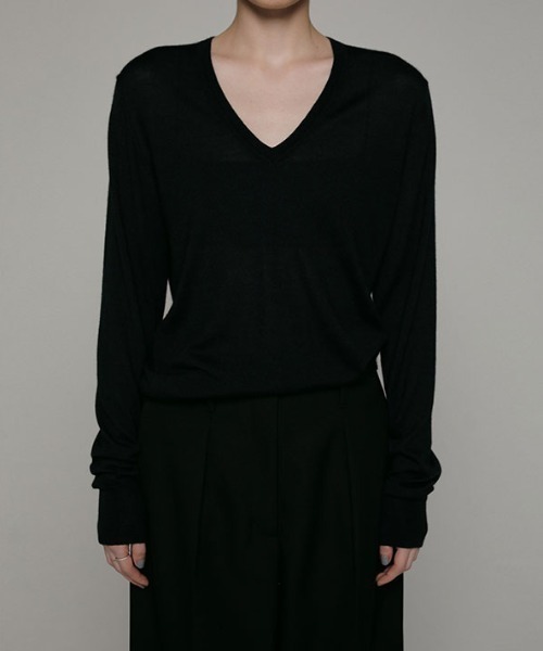 ETRE TOKYO（エトレトウキョウ）の「SANTEシルクカシミヤVネックニットプルオーバー（ニット/セーター・レディース・ブルー/オフホワイト/ネイビー・FREE）」の12枚目の写真