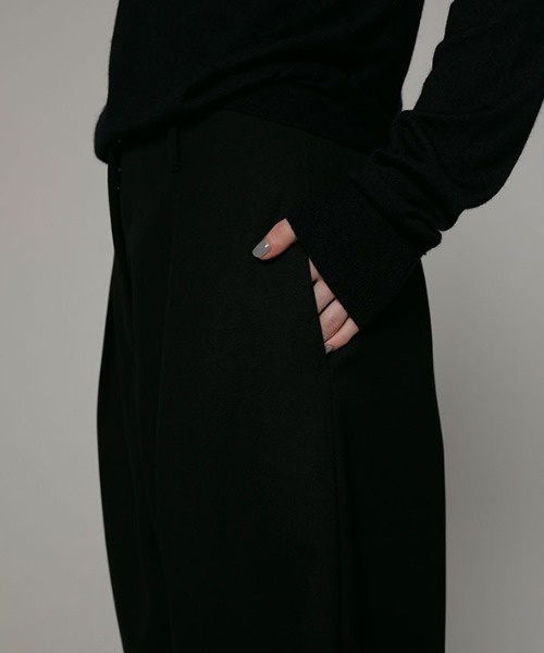 ETRE TOKYO（エトレトウキョウ）の「SANTEシルクカシミヤVネックニットプルオーバー（ニット/セーター・レディース・ブルー/オフホワイト/ネイビー・FREE）」の13枚目の写真