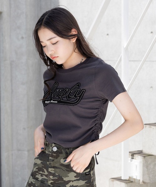 repipi armario(レピピ アルマリオ)の「DENIMワッペンシャーリングTシャツ(Tシャツ/カットソー・キッズ・ホワイト/レッド/イエロー/ブラック/スミクロ/ピンク/サックスブルー・SMALL/MEDIUM/LARGE)」の4枚目の写真