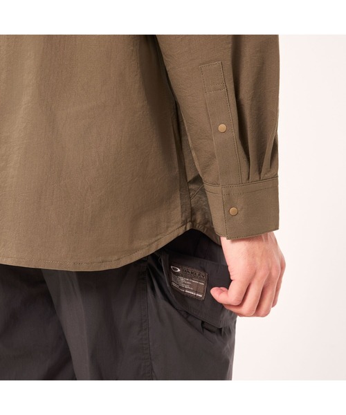 OAKLEY（オークリー）の「オークリ― FGL  AP LS SHIRTS 1.0 / WOVENSHIRT シャツ/ UPF50+/ 撥水/FGL アウトドア/OAKLEY（シャツ/ブラウス・メンズ・ブラウン・S）」の10枚目の写真