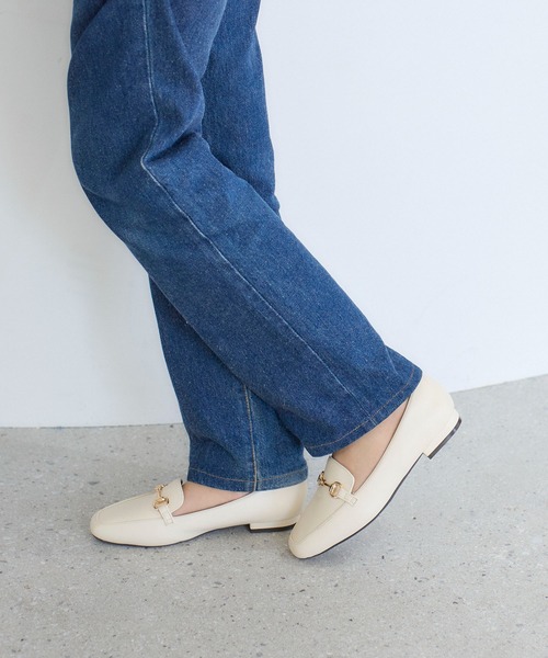 noyau（ノヤウ）の「スクエアトゥビット付きヒールローファー（ローファー・レディース・イエロー/シルバー/ブラック/アイボリー・22.5cm/23cm/23.5cm/24cm/24.5cm）」の9枚目の写真