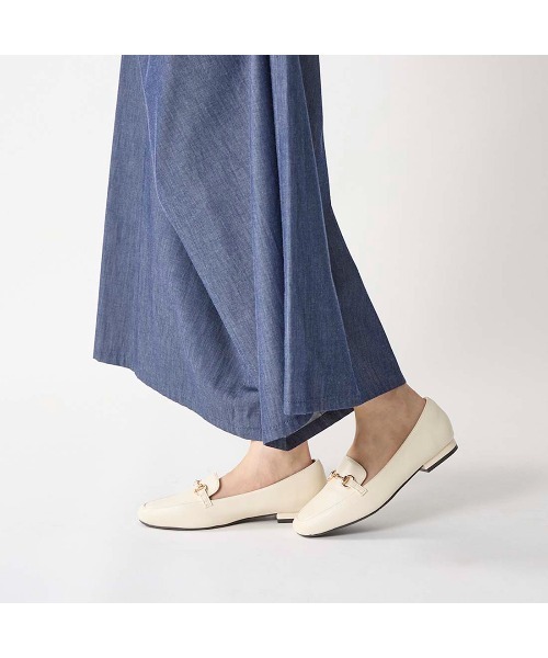 noyau（ノヤウ）の「スクエアトゥビット付きヒールローファー（ローファー・レディース・イエロー/シルバー/ブラック/アイボリー・22.5cm/23cm/23.5cm/24cm/24.5cm）」の14枚目の写真