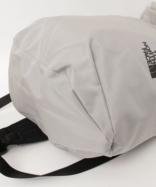 THE NORTH FACE(ザノースフェイス)の「THE NORTH FACE/ピレネーバックパック(バックパック/リュック・レディース・ブラック/ライトグレー・FREE)」の4枚目の写真
