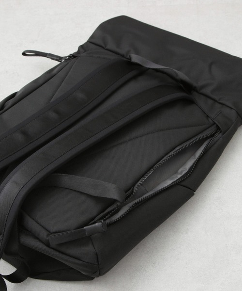 THE NORTH FACE(ザノースフェイス)の「THE NORTH FACE/ピレネーバックパック(バックパック/リュック・レディース・ブラック/ライトグレー・FREE)」の9枚目の写真