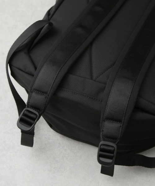 THE NORTH FACE(ザノースフェイス)の「THE NORTH FACE/ピレネーバックパック(バックパック/リュック・レディース・ブラック/ライトグレー・FREE)」の7枚目の写真