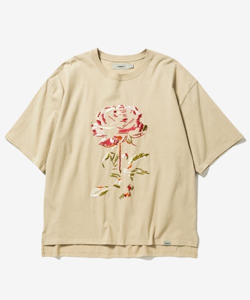 rehacer(レアセル)の「rehacer : Big Rose Wide CS / ビッグローズ ワイド カットソー(Tシャツ/カットソー・メンズ・ベージュ/ブラック/ブルー/ホワイト・MEDIUM/LARGE/X-LARGE)」の8枚目の写真