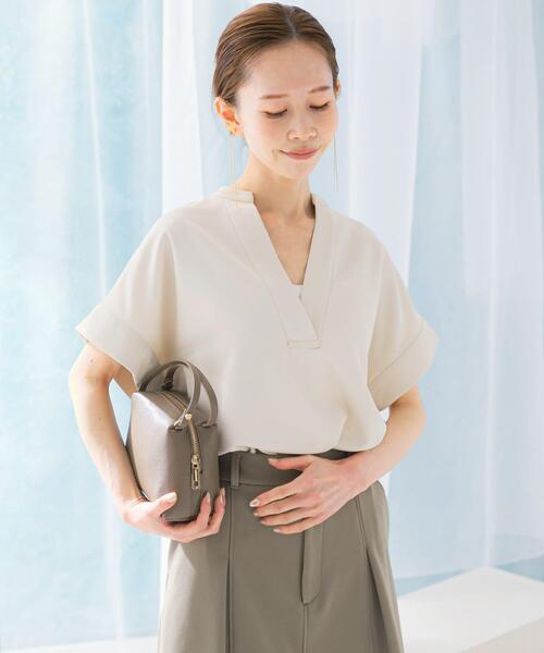 URBAN RESEARCH ROSSO WOMEN（アーバンリサーチ　ロッソ）の「『WEB/一部店舗限定』『撥水』バンドカラープルオーバー（シャツ/ブラウス・レディース・オフホワイト/ブラック・FREE）」の12枚目の写真