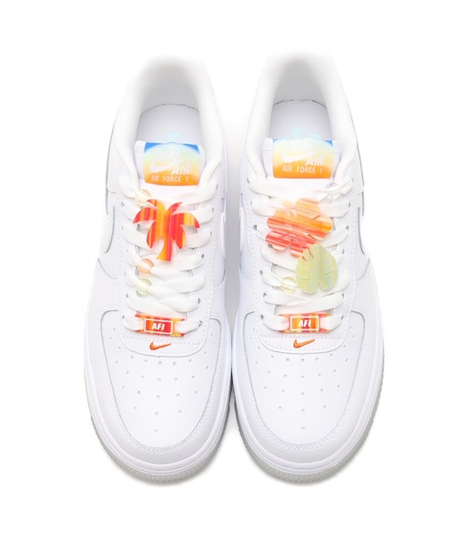 NIKE(ナイキ)の「NIKE WMNS AIR FORCE 1 '07 LX / ナイキ ウィメンズ エア フォース 1 '07 LX 【SP】(スニーカー・レディース・ホワイト・23.0cm/24.5cm/23.5cm/25.0cm/24.0cm)」の2枚目の写真