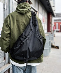 BENDER TOKYO（ベンダートウキョウ）の「ナイロン スリングバッグ 斜め掛けバッグ ワンショルダー ボディバッグ（ショルダーバッグ）」