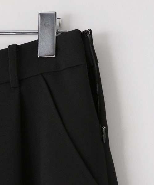 yuw(ユウ)の「フロントタックスカート 328038(スカート・レディース・アイボリー/ブラック・LARGE/MEDIUM)」の15枚目の写真