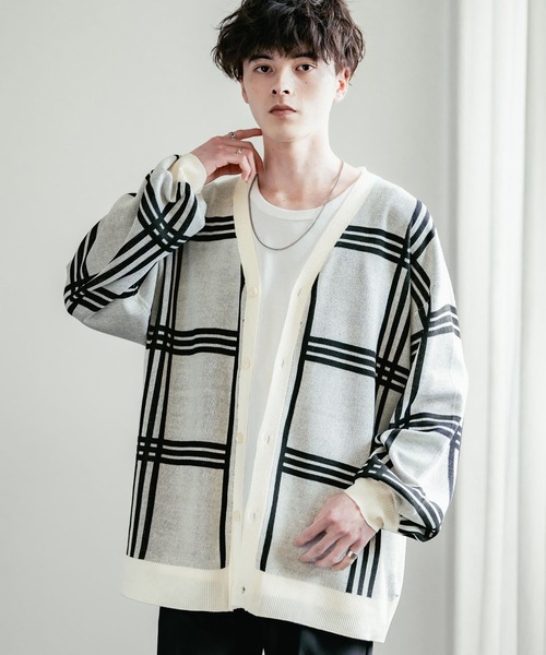 Rocky Monroe（ロッキーモンロー）の「接触冷感 UVカット オーバーサイズ 無地 アーガイル柄 チェック柄 Vネックハイゲージサマーニット長袖カーディガン（カーディガン/ボレロ・メンズ・ブラック系1/ブラック/ネイビー/アイボリー/ブルー/チャコールグレー/ベージュ系/ブラック系/ブルー系・L/M/XL）」の6枚目の写真