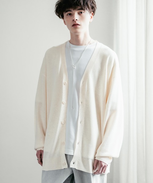 Rocky Monroe（ロッキーモンロー）の「接触冷感 UVカット オーバーサイズ 無地 アーガイル柄 チェック柄 Vネックハイゲージサマーニット長袖カーディガン（カーディガン/ボレロ・メンズ・ブラック系1/ブラック/ネイビー/アイボリー/ブルー/チャコールグレー/ベージュ系/ブラック系/ブルー系・L/M/XL）」の21枚目の写真