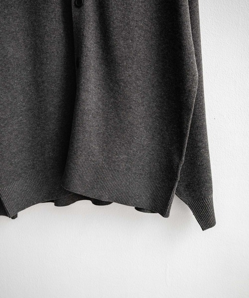 Rocky Monroe（ロッキーモンロー）の「接触冷感 UVカット オーバーサイズ 無地 アーガイル柄 チェック柄 Vネックハイゲージサマーニット長袖カーディガン（カーディガン/ボレロ・メンズ・ブラック系1/ブラック/ネイビー/アイボリー/ブルー/チャコールグレー/ベージュ系/ブラック系/ブルー系・L/M/XL）」の10枚目の写真