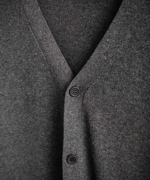 Rocky Monroe（ロッキーモンロー）の「接触冷感 UVカット オーバーサイズ 無地 アーガイル柄 チェック柄 Vネックハイゲージサマーニット長袖カーディガン（カーディガン/ボレロ・メンズ・ブラック系1/ブラック/ネイビー/アイボリー/ブルー/チャコールグレー/ベージュ系/ブラック系/ブルー系・L/M/XL）」の11枚目の写真