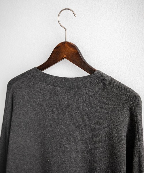 Rocky Monroe（ロッキーモンロー）の「接触冷感 UVカット オーバーサイズ 無地 アーガイル柄 チェック柄 Vネックハイゲージサマーニット長袖カーディガン（カーディガン/ボレロ・メンズ・ブラック系1/ブラック/ネイビー/アイボリー/ブルー/チャコールグレー/ベージュ系/ブラック系/ブルー系・L/M/XL）」の12枚目の写真