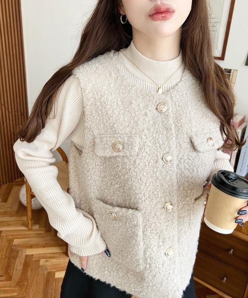 moment+（モーメントプラス）の「フェイクリングウール金ボタンノーカラーベスト（ベスト・レディース・グレイッシュベージュ/ブラック/アイボリー・M）」の20枚目の写真