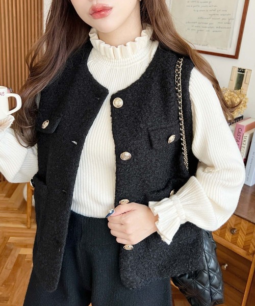 moment+（モーメントプラス）の「フェイクリングウール金ボタンノーカラーベスト（ベスト・レディース・グレイッシュベージュ/ブラック/アイボリー・M）」の17枚目の写真