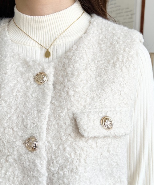 moment+（モーメントプラス）の「フェイクリングウール金ボタンノーカラーベスト（ベスト・レディース・グレイッシュベージュ/ブラック/アイボリー・M）」の12枚目の写真