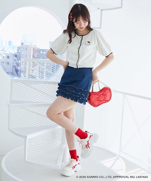 MAJESTIC LEGON(マジェスティックレゴン)の「ハローキティ デコリボンスニーカー(スニーカー・レディース・レッド系その他2・SMALL/MEDIUM/LARGE)」の14枚目の写真