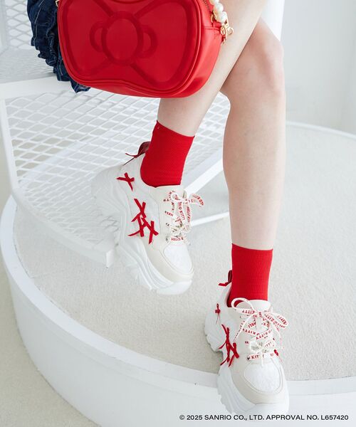 MAJESTIC LEGON(マジェスティックレゴン)の「ハローキティ デコリボンスニーカー(スニーカー・レディース・レッド系その他2・SMALL/MEDIUM/LARGE)」の15枚目の写真