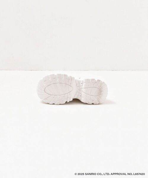 MAJESTIC LEGON(マジェスティックレゴン)の「ハローキティ デコリボンスニーカー(スニーカー・レディース・レッド系その他2・SMALL/MEDIUM/LARGE)」の5枚目の写真